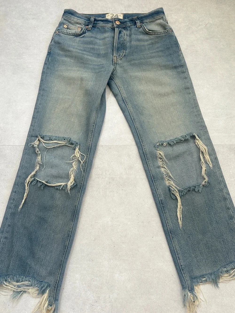 Free People Maggie Mid Rise Straight Leg Jeans in Aged to Perfection | Size 24